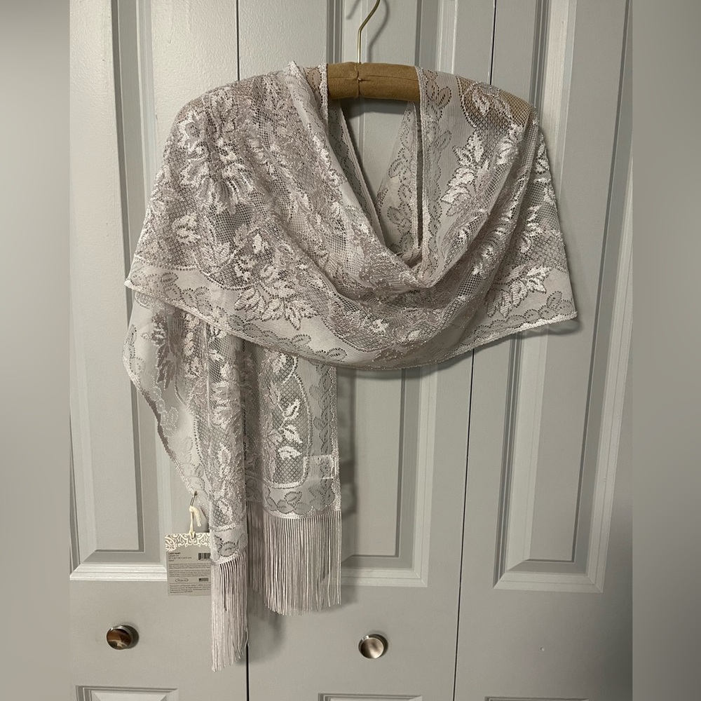 Gorgeous Downton Abbey Lady Mary - Gray Heritage Lace Scarf - 15” x 80” NWT